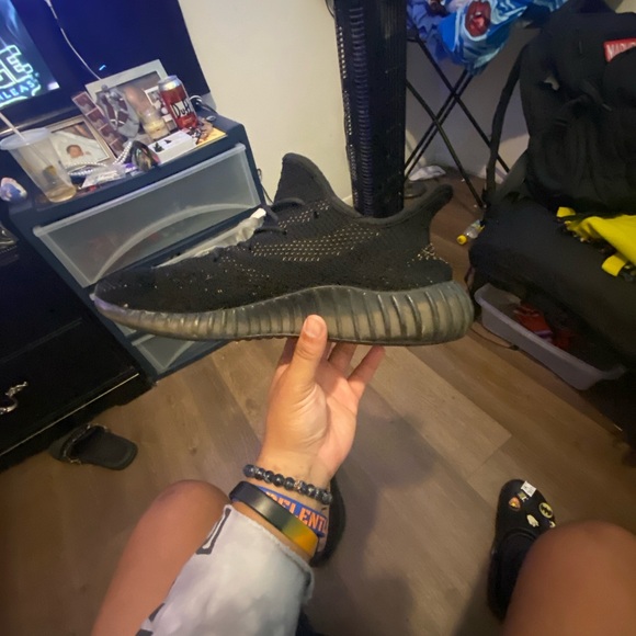 Yeezy 350 V2 Core Black Copper - Picture 7 of 9